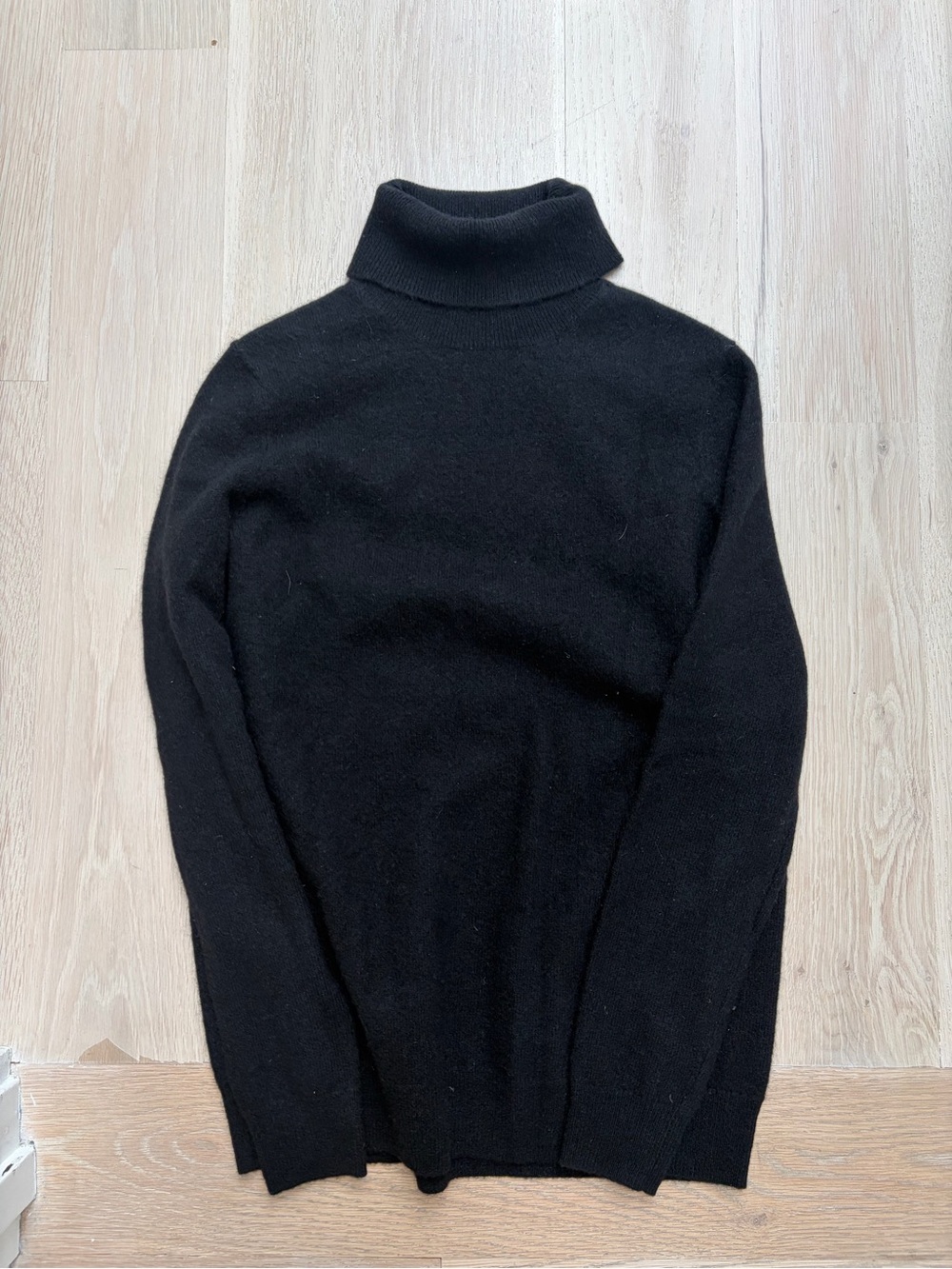 Bloomingdale's Black Women's Cashmere Turtleneck Sweater